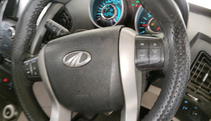 2015 Mahindra XUV500 W10, Diesel, Manual, 1,87,667 km, interior