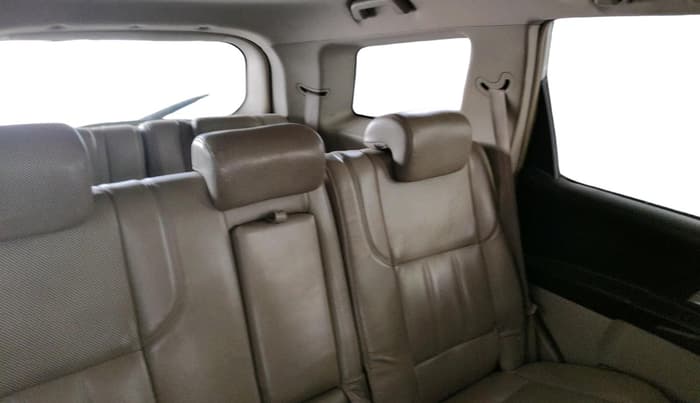 2015 Mahindra XUV500 W10, Diesel, Manual, 1,87,667 km, interior