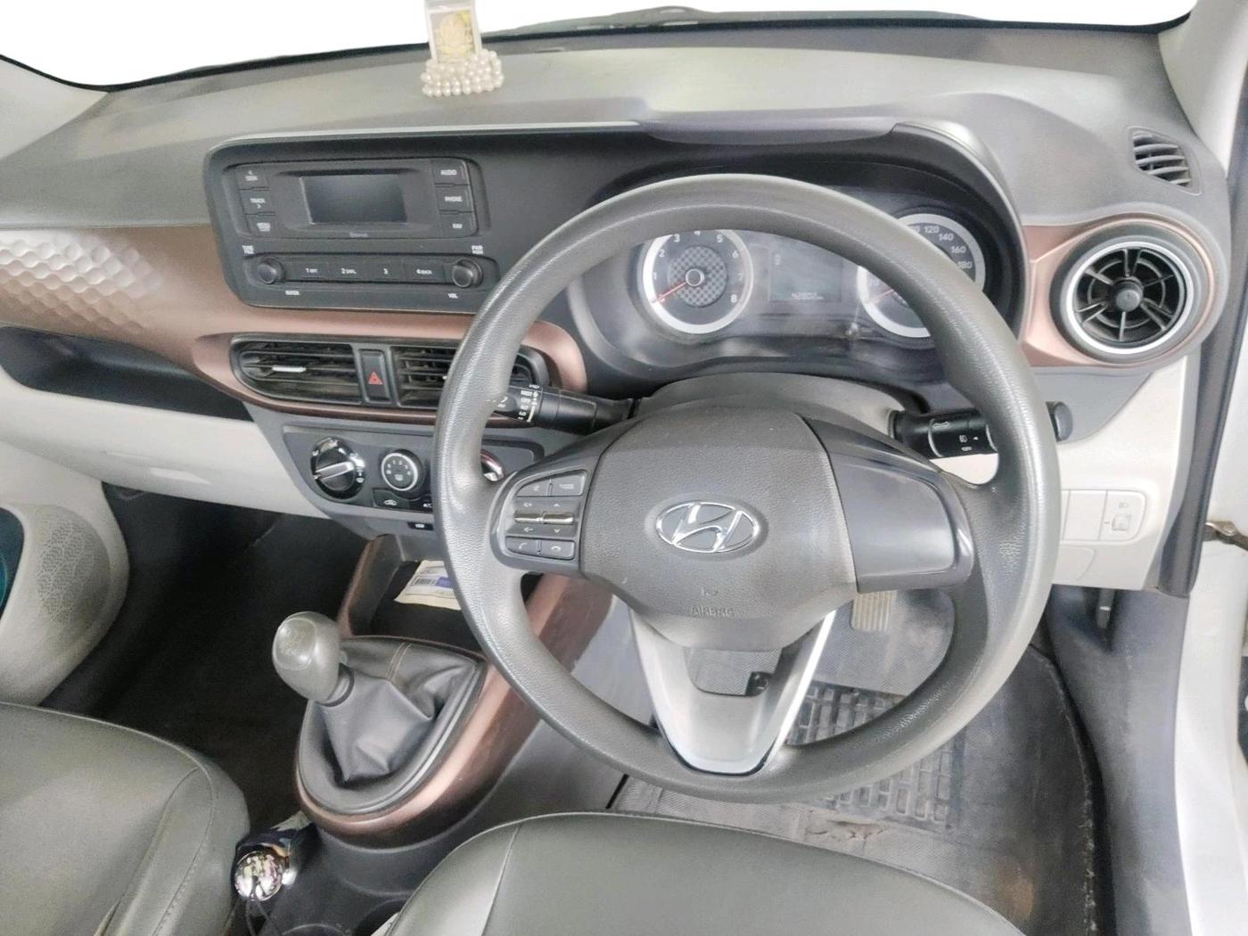 2020 Hyundai AURA S 1.2, Petrol, Manual, 45,000 km, interior