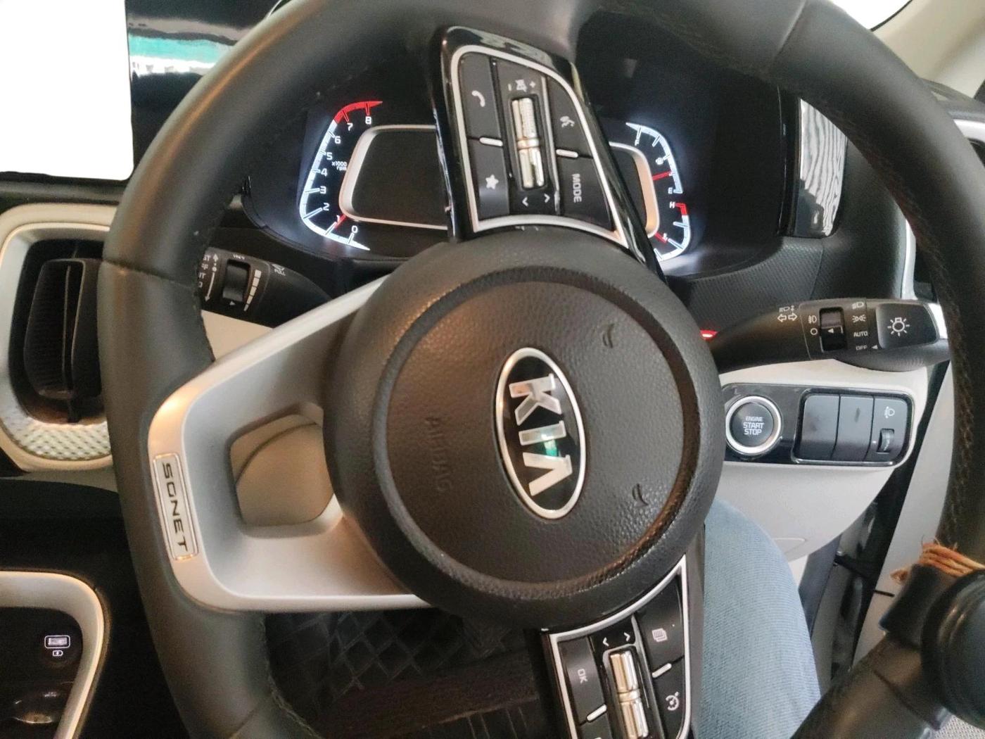 2021 KIA SONET HTX 1.0 IMT, Petrol, Manual, 18,046 km, interior