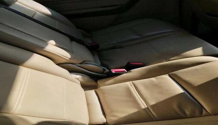 2021 Ford Endeavour TITANIUM PLUS 2.0 4X2 AT SUNROOF, Diesel, Automatic, 98,664 km, interior