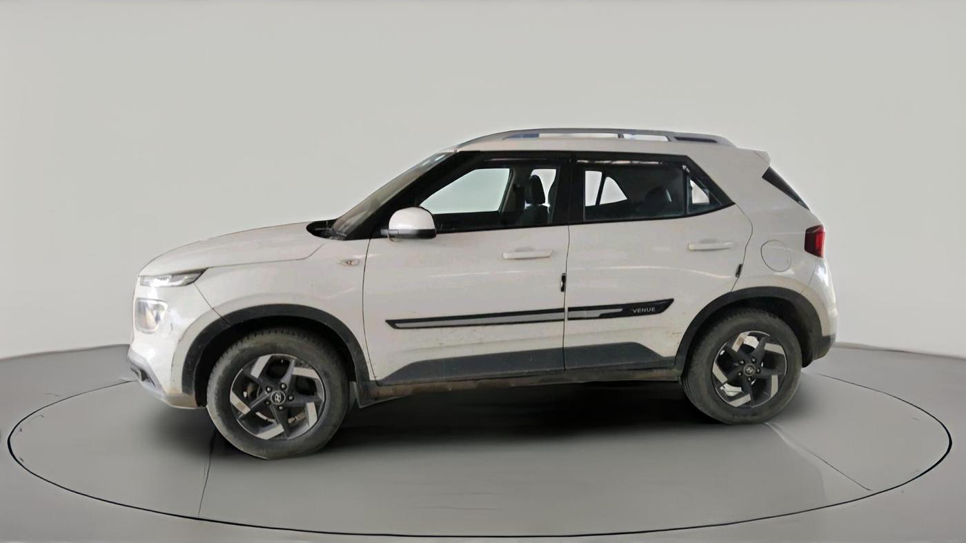 2022 Hyundai VENUE S 1.2, Petrol, Manual, 46,015 km, exterior
