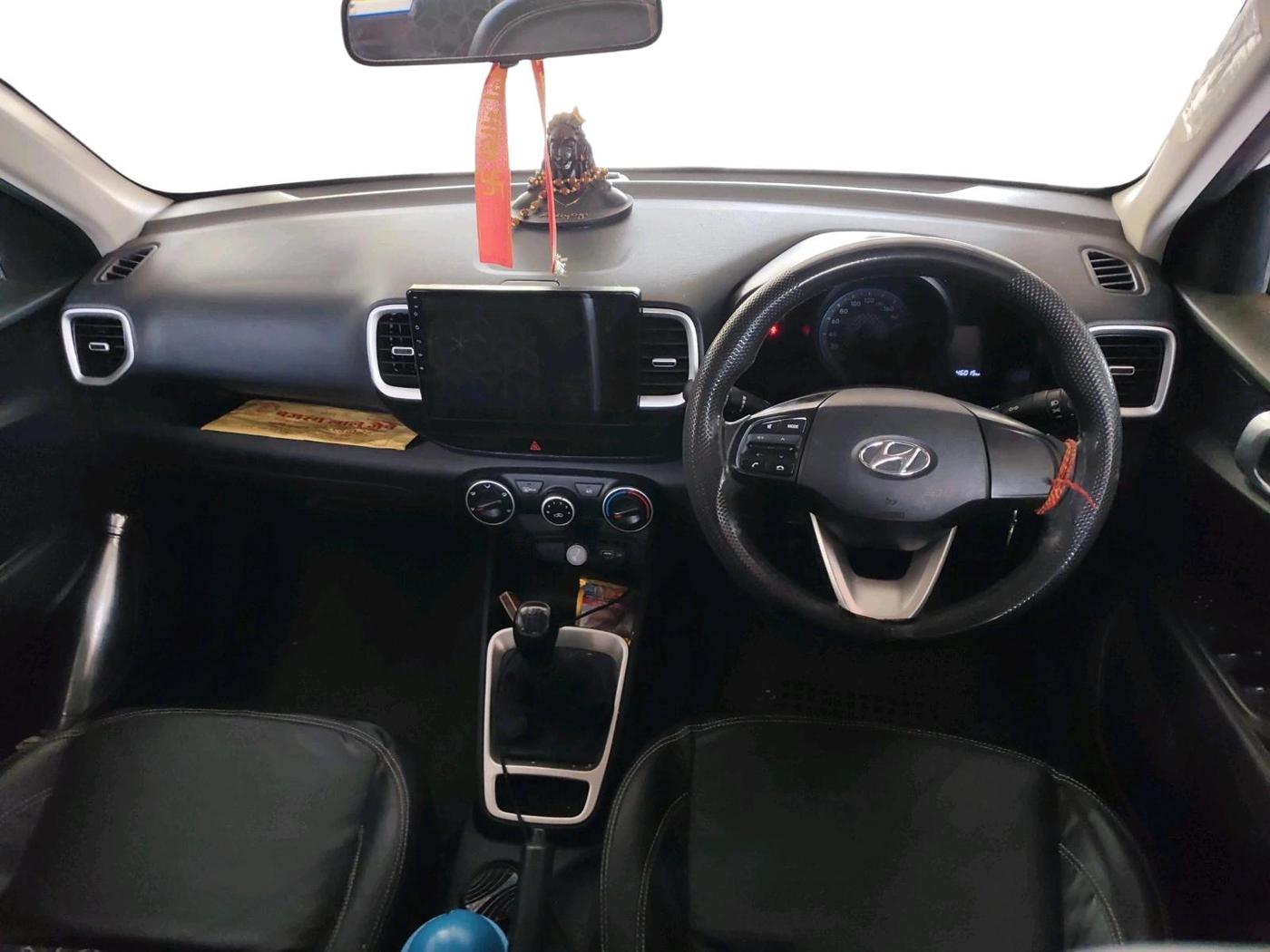 2022 Hyundai VENUE S 1.2, Petrol, Manual, 46,015 km, interior