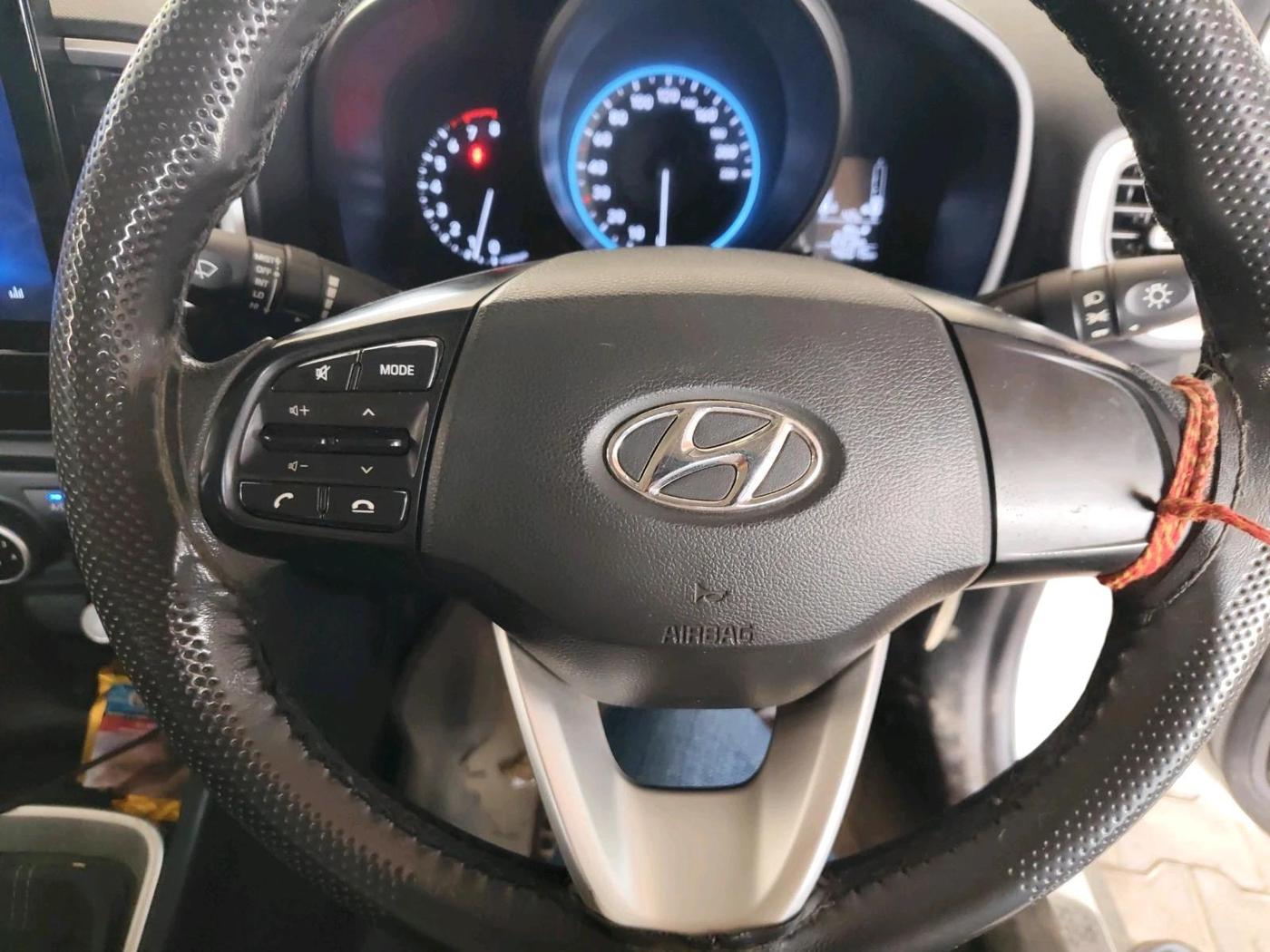 2022 Hyundai VENUE S 1.2, Petrol, Manual, 46,015 km, interior