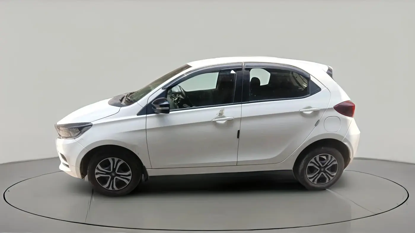 2024 Tata Tiago XT CNG, CNG, Manual, 29,356 km, exterior