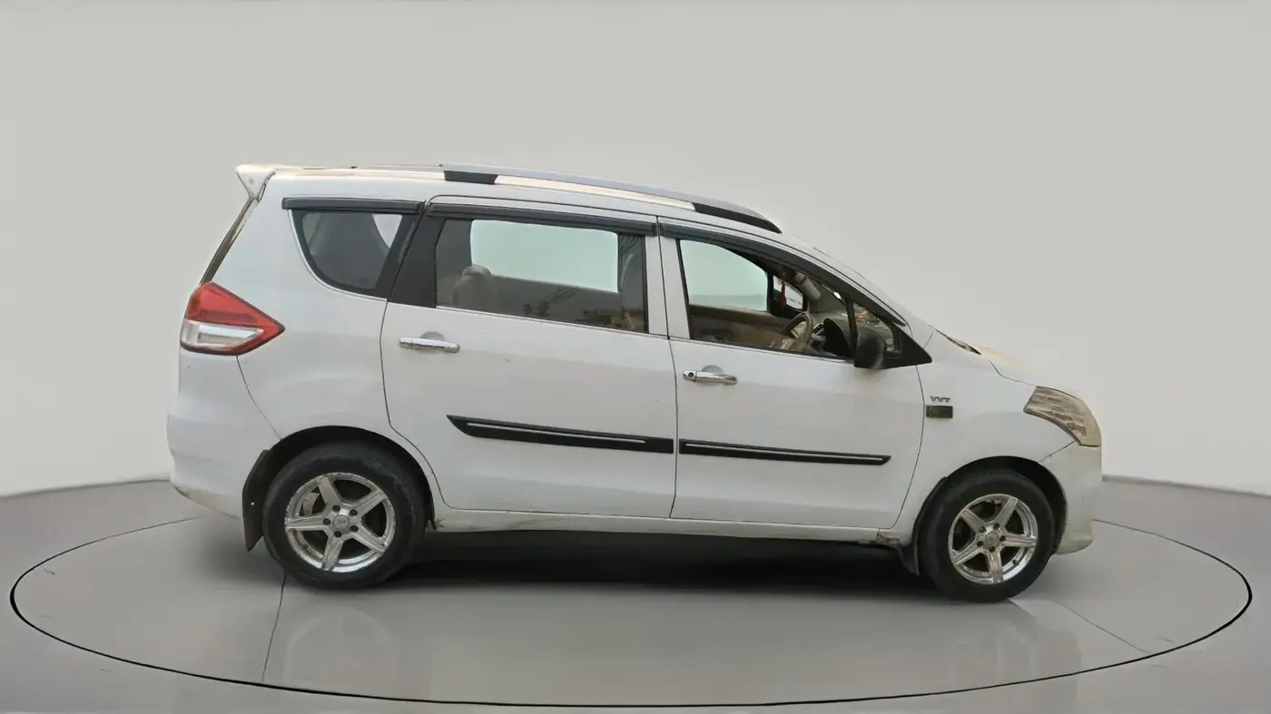 2017 Maruti Ertiga LXI, CNG, Manual, 2,40,941 km, exterior