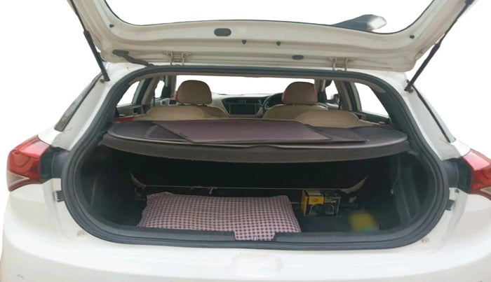 2016 Hyundai Elite i20 SPORTZ 1.4 CRDI, Diesel, Manual, 1,37,156 km, exterior