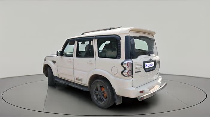 2016 Mahindra Scorpio S6 PLUS 1.99, Diesel, Manual, 1,58,639 km, exterior