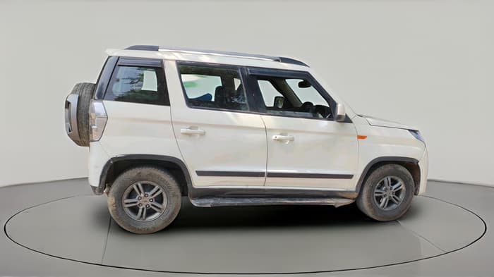 2019 Mahindra TUV300 T10 AMT, Diesel, Automatic, 1,20,808 km, exterior