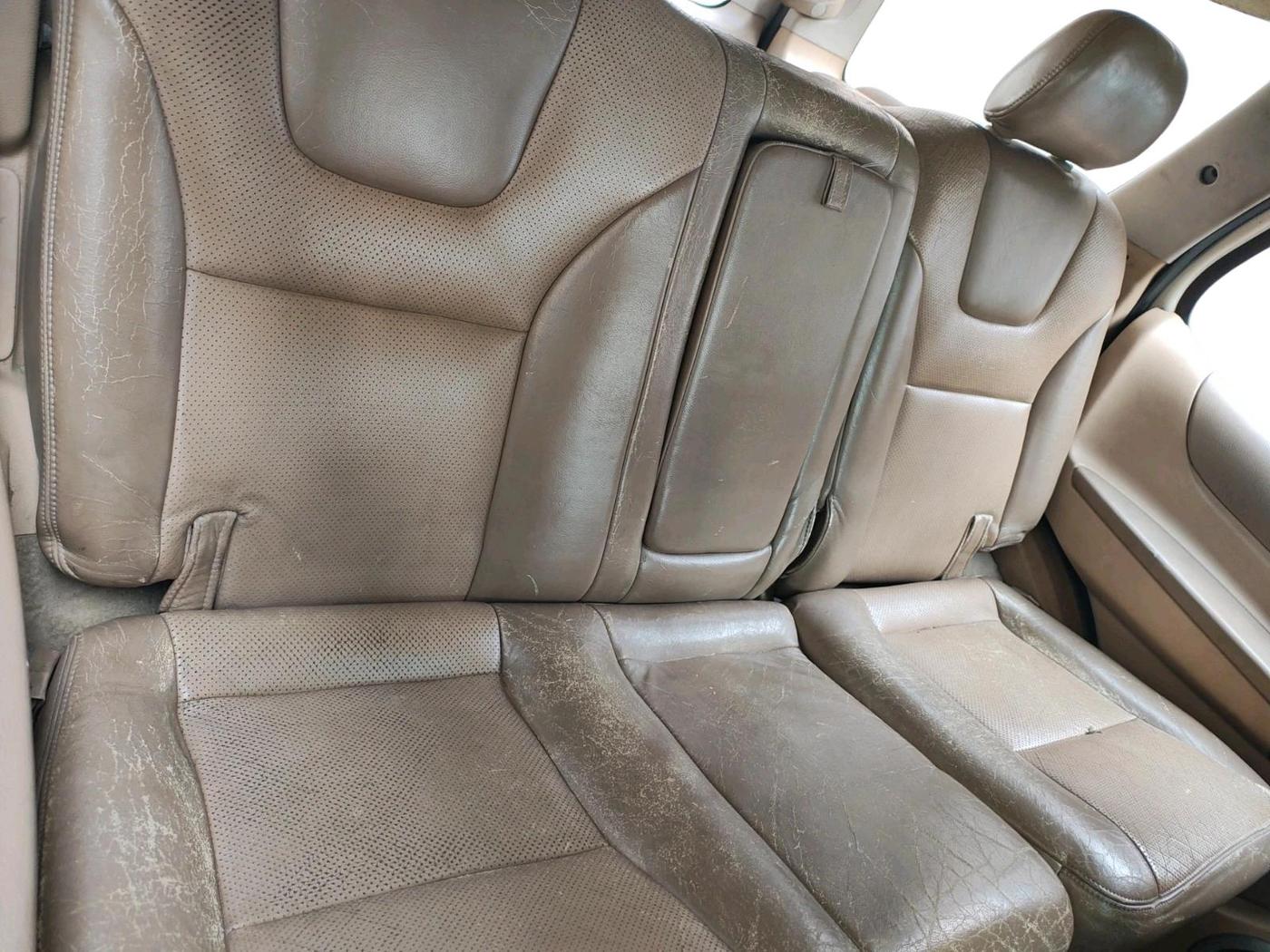 2012 Tata Safari Storme 2.2 VX 4X2, Diesel, Manual, 1,79,719 km, interior