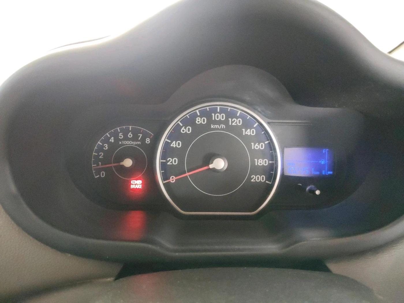 2012 Hyundai i10 MAGNA 1.2, CNG, Manual, 1,02,351 km, interior