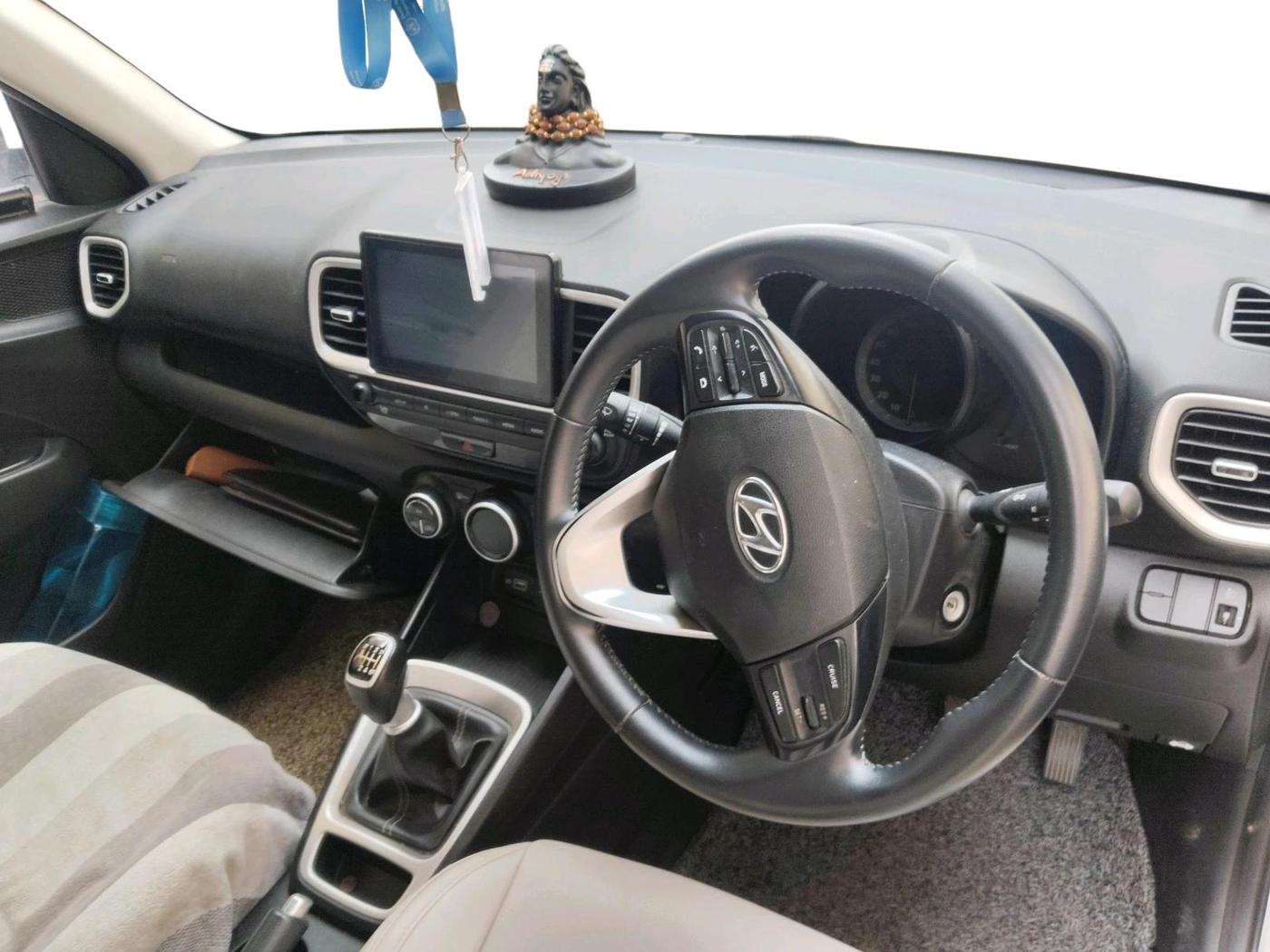 2022 Hyundai VENUE SX 1.0 TURBO, Petrol, Manual, 71,585 km, interior