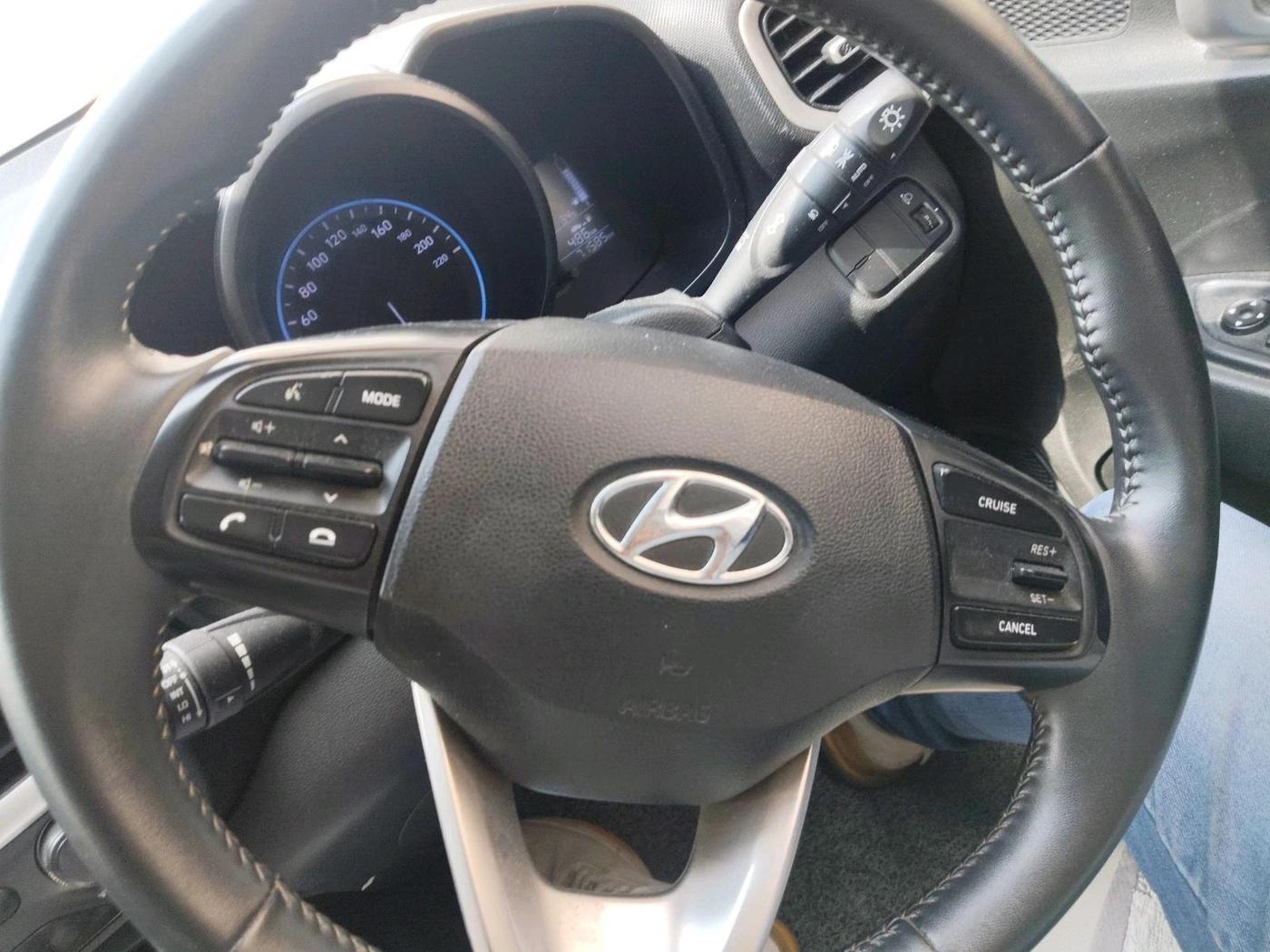2022 Hyundai VENUE SX 1.0 TURBO, Petrol, Manual, 71,585 km, interior