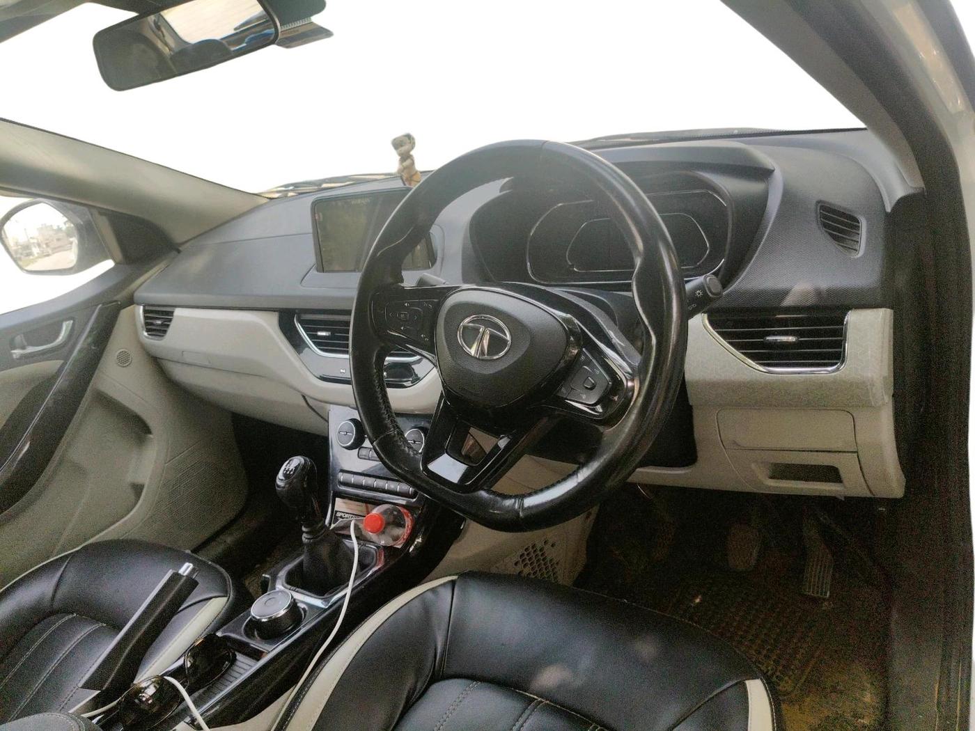 2021 Tata NEXON XZ PLUS PETROL SUNROOF, Petrol, Manual, 1,05,108 km, interior