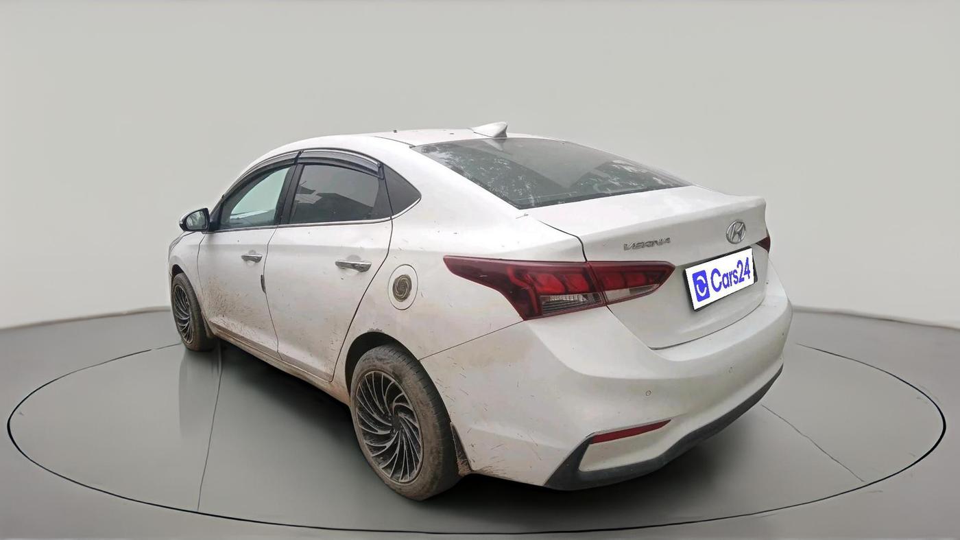 2018 Hyundai Verna 1.6 VTVT SX O, Petrol, Manual, 1,05,796 km, exterior