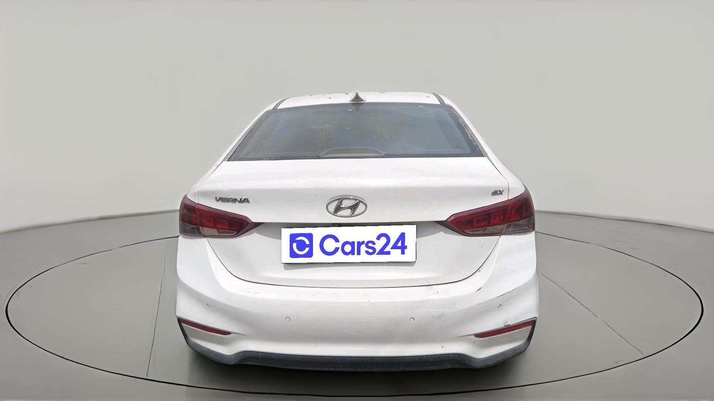2018 Hyundai Verna 1.6 VTVT SX O, Petrol, Manual, 1,05,796 km, exterior