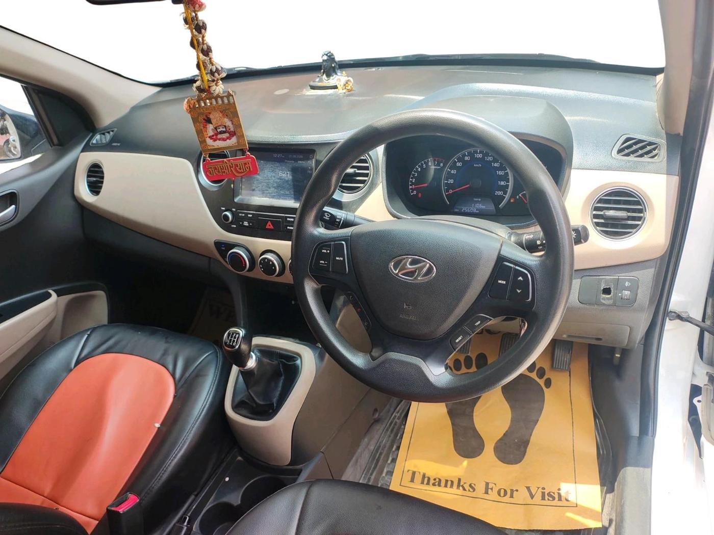2020 Hyundai Grand i10 SPORTZ 1.2 KAPPA VTVT, Petrol, Manual, 25,608 km, interior