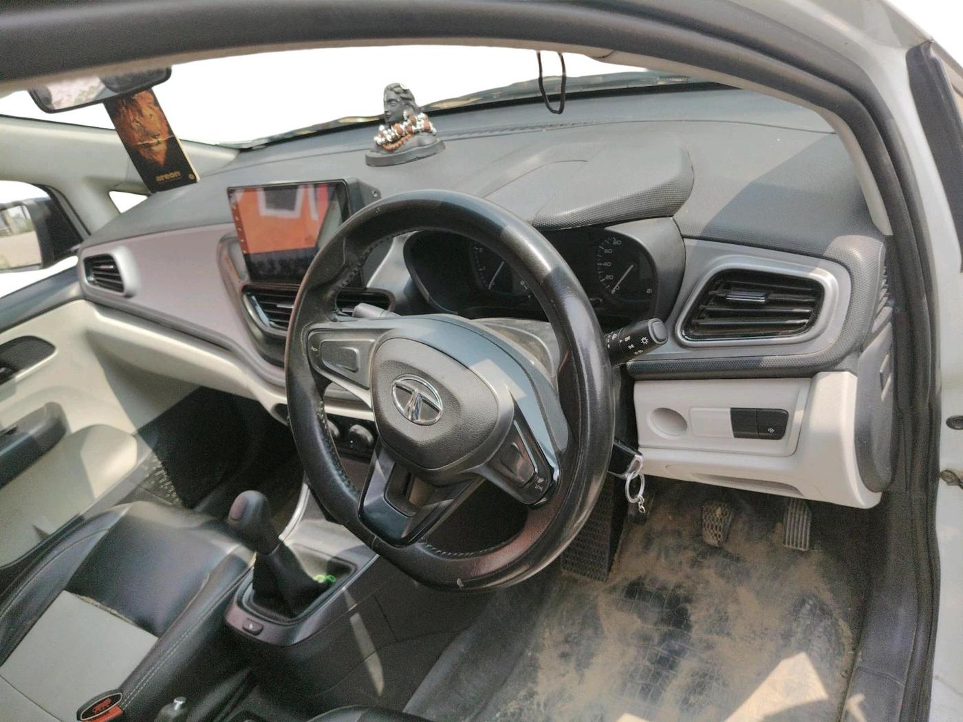2023 Tata ALTROZ XE PETROL, Petrol, Manual, 61,488 km, interior