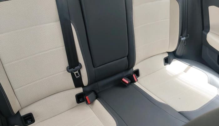 2024 Volkswagen VIRTUS TOPLINE TSI 1.0 AT, Petrol, Automatic, 19,767 km, interior