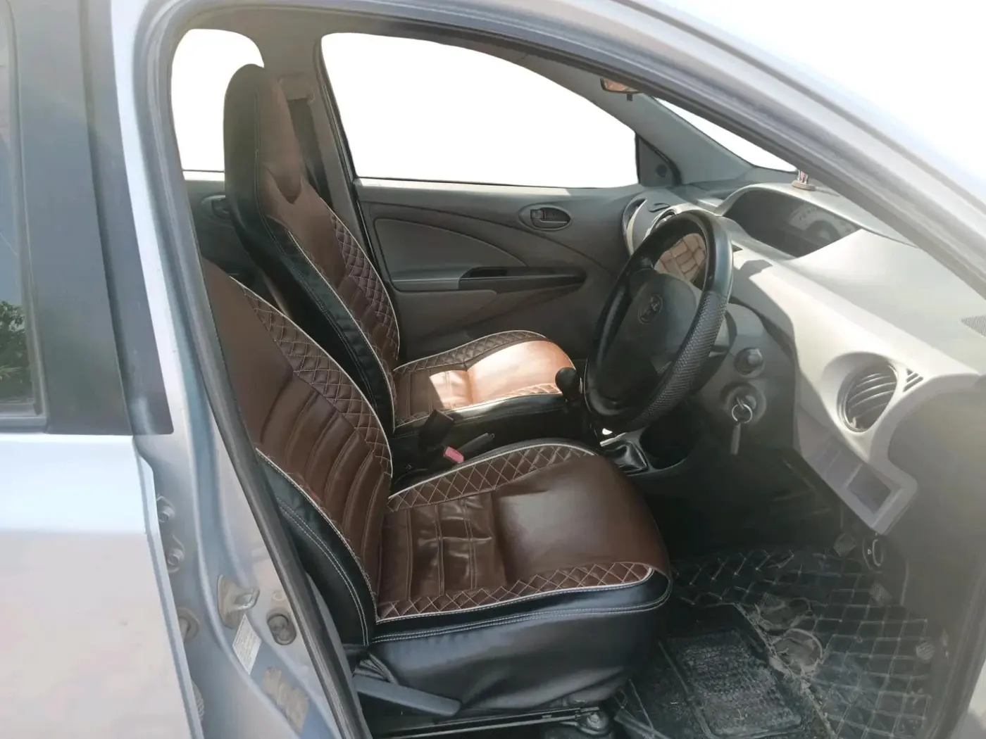 2011 Toyota Etios G, Petrol, Manual, 85,221 km, interior
