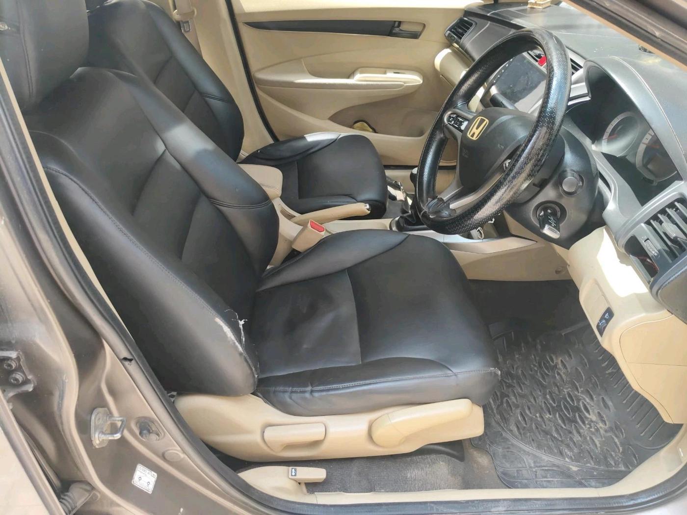 2011 Honda City 1.5L I-VTEC S MT, CNG, Manual, 1,24,327 km, interior