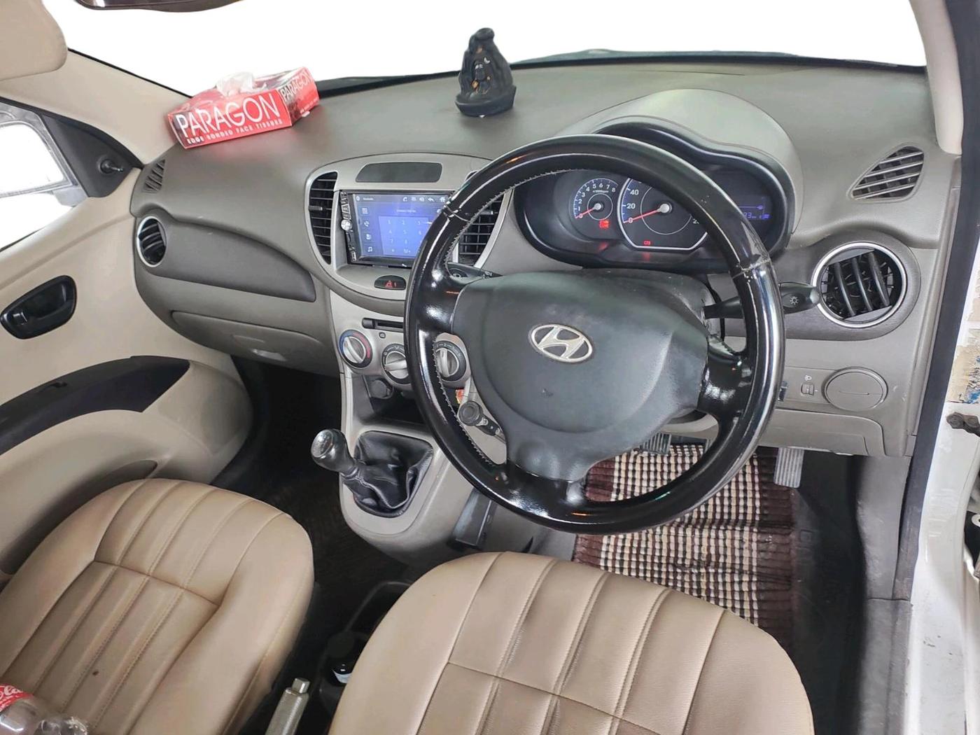 2015 Hyundai i10 MAGNA 1.1, CNG, Manual, 89,384 km, interior