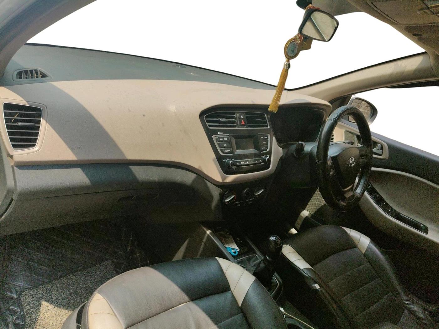 2018 Hyundai Elite i20 SPORTZ 1.2, Petrol, Manual, 1,23,437 km, interior