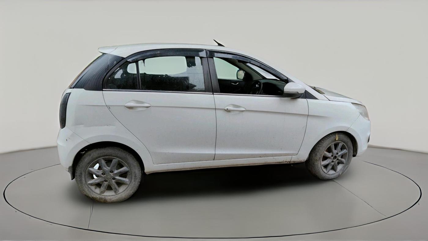2015 Tata Bolt XT REVOTRON, Petrol, Manual, 58,872 km, exterior