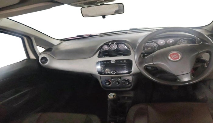 2015 Fiat Avventura ACTIVE MULTIJET 1.3, Diesel, Manual, 1,74,402 km, interior