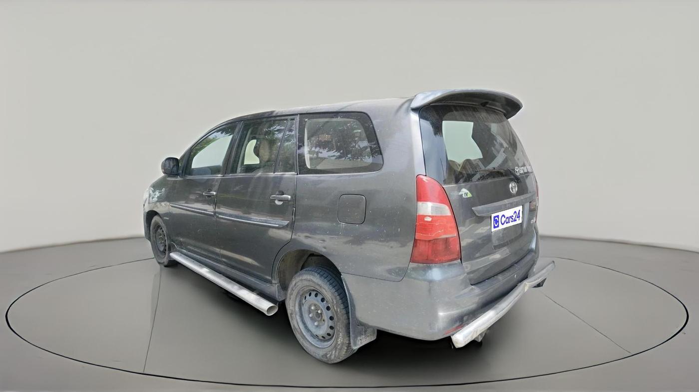 2012 Toyota Innova GX 2.5 8 STR, Diesel, Manual, 1,22,293 km, exterior