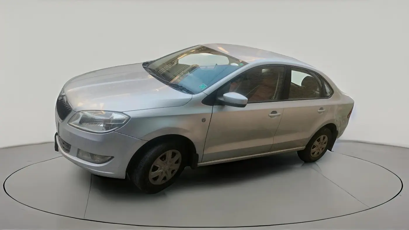2013 Skoda Rapid AMBITION 1.6 TDI CR MT, Diesel, Manual, 1,30,357 km, exterior