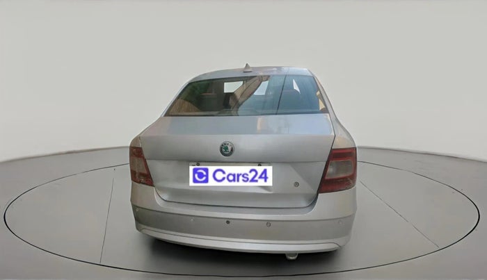 2013 Skoda Rapid AMBITION 1.6 TDI CR MT, Diesel, Manual, 1,30,357 km, exterior