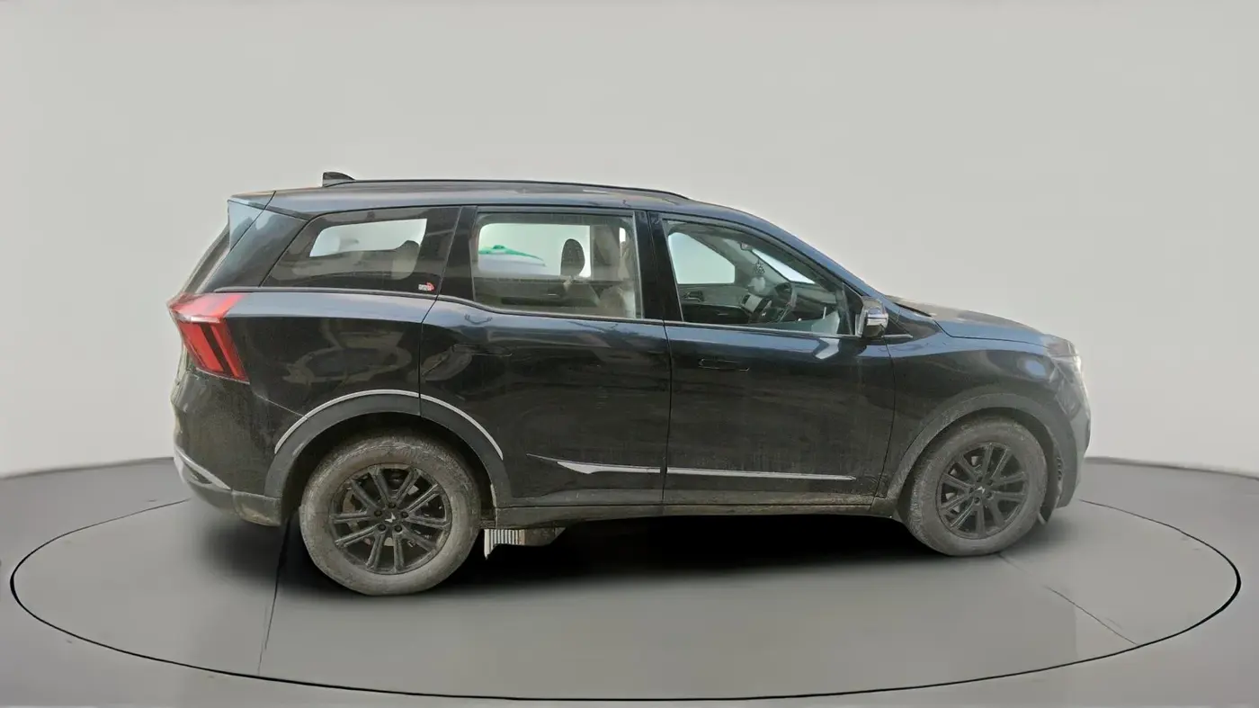 2024 Mahindra XUV700 AX 7 D AT 7 STR, Diesel, Automatic, 16,457 km, exterior