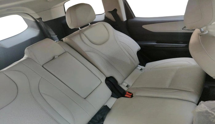 2024 Mahindra XUV700 AX 7 D AT 7 STR, Diesel, Automatic, 16,457 km, interior