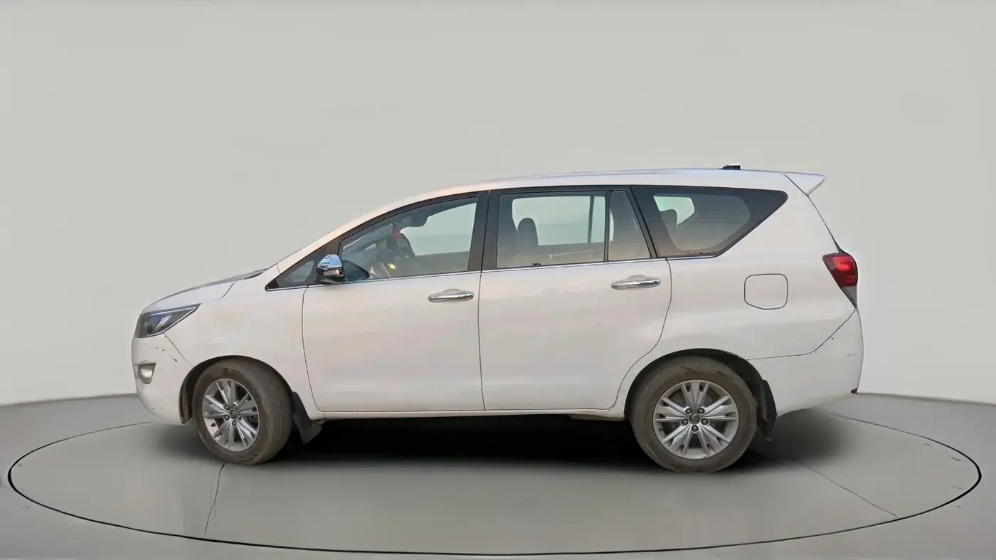 2016 Toyota Innova Crysta 2.8 ZX AT 7 STR, Diesel, Automatic, 2,32,118 km, exterior