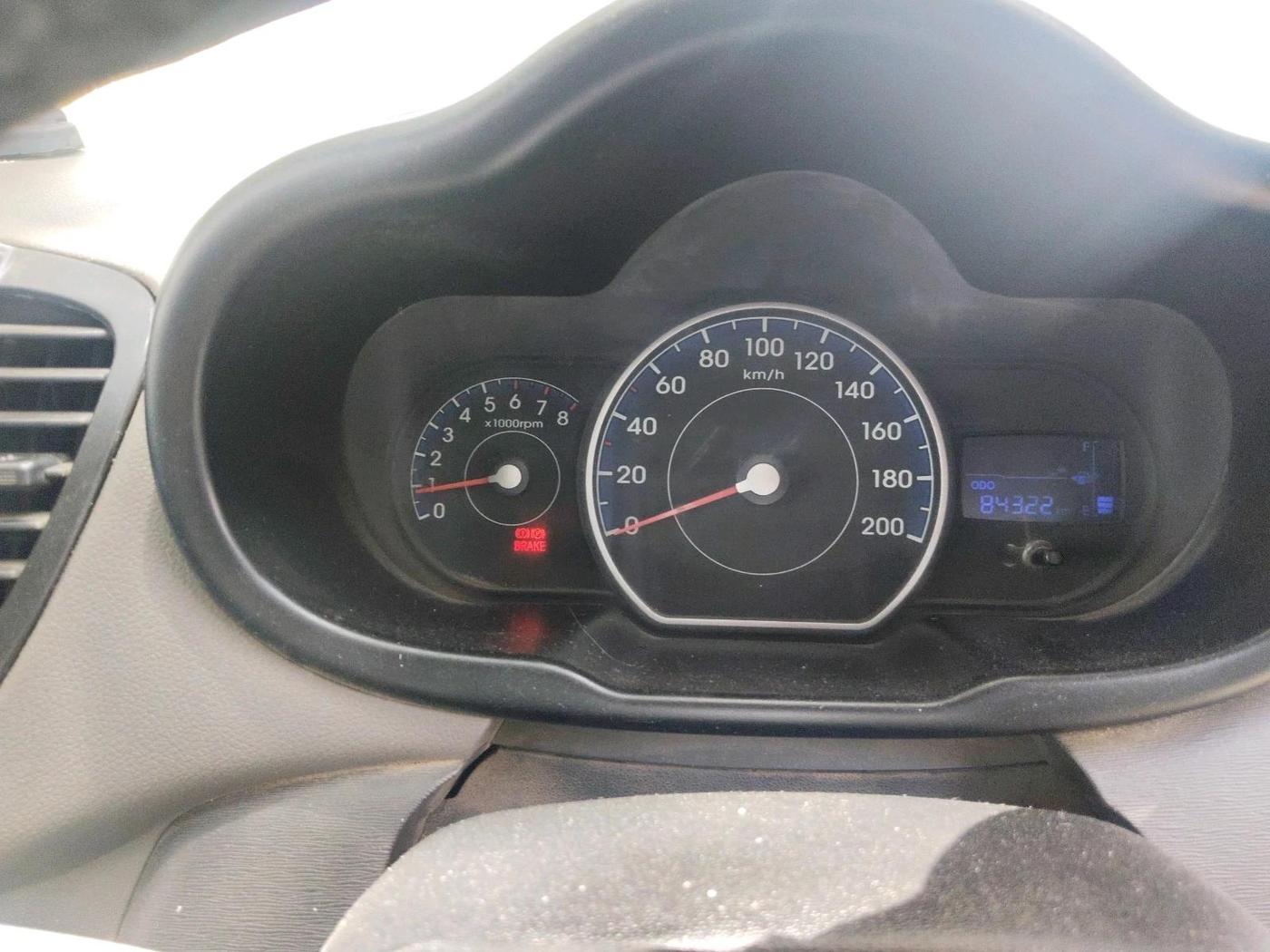 2015 Hyundai i10 SPORTZ 1.1, Petrol, Manual, 84,322 km, interior