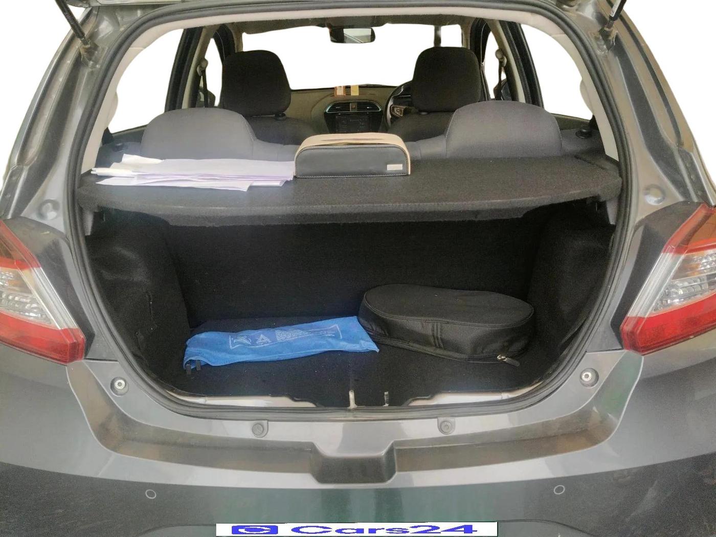 2024 Tata TIAGO EV XT MEDIUM RANGE, Electric, Automatic, 34,333 km, exterior