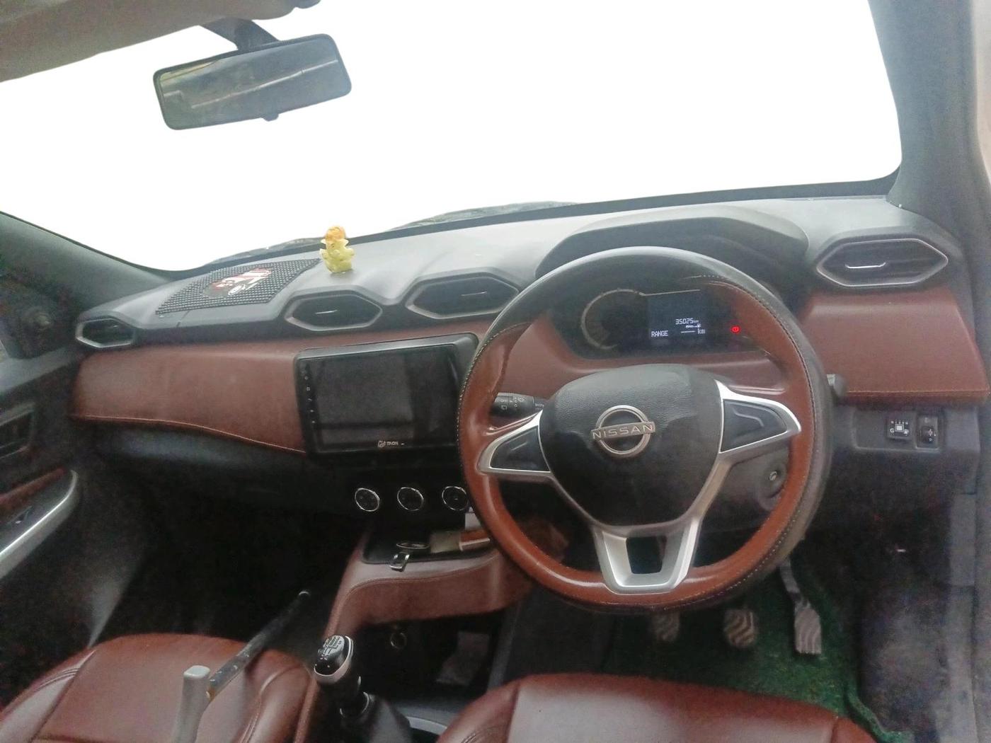 2022 Nissan MAGNITE XE, CNG, Manual, 32,025 km, interior