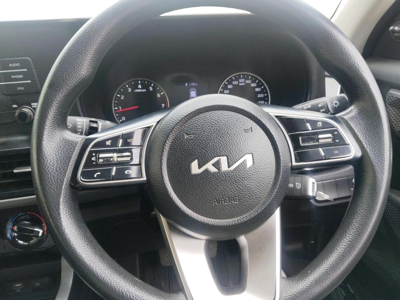 2021 KIA SELTOS HTE 1.5 PETROL, Petrol, Manual, 27,503 km, interior