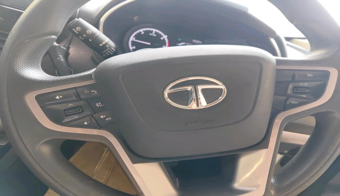 2022 Tata Harrier XTA 2.0L KRYOTEC PLUS, Diesel, Automatic, 95,003 km, interior