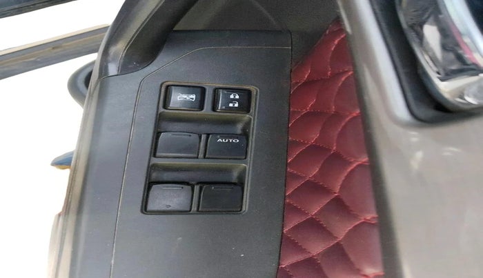 2017 Maruti Vitara Brezza ZDI PLUS, Diesel, Manual, 69,677 km, interior