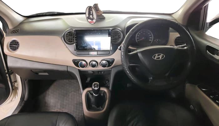 2014 Hyundai Grand i10 SPORTZ 1.2 KAPPA VTVT, CNG, Manual, 1,06,000 km, interior