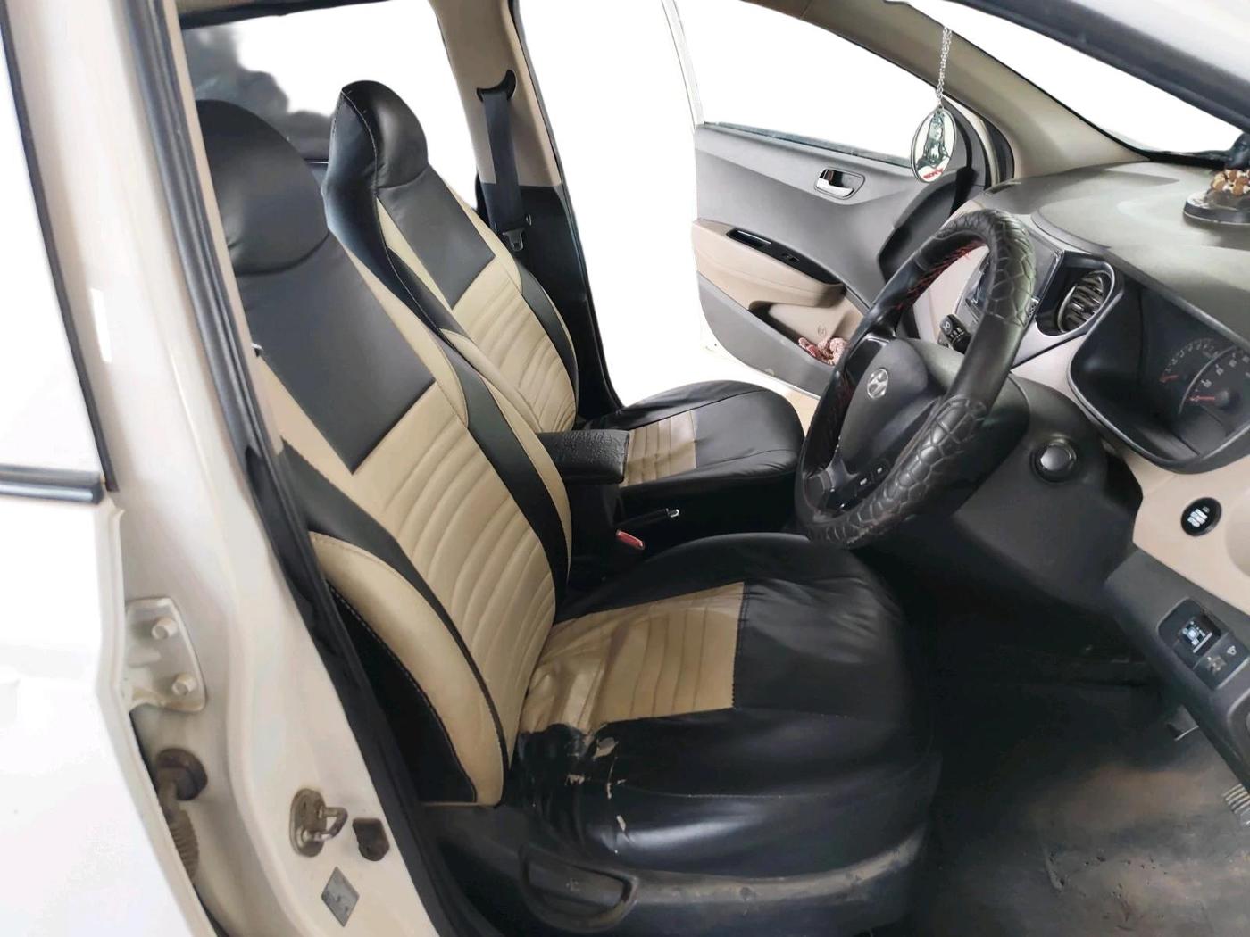 2014 Hyundai Grand i10 SPORTZ 1.2 KAPPA VTVT, CNG, Manual, 1,06,000 km, interior