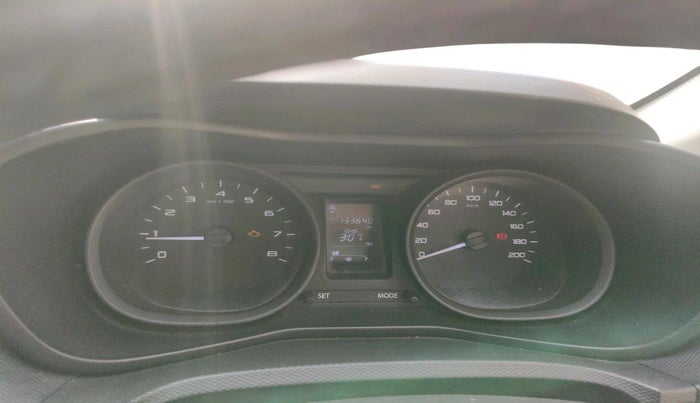 2018 Tata NEXON XM PETROL, CNG, Manual, 1,33,640 km, interior