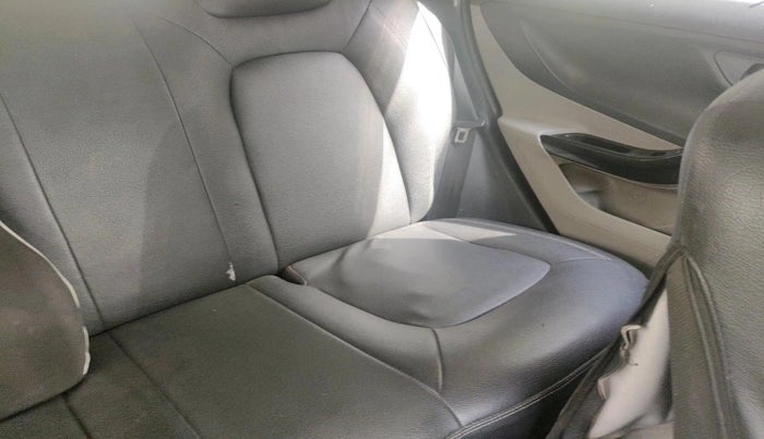 2018 Tata NEXON XM PETROL, CNG, Manual, 1,33,640 km, interior