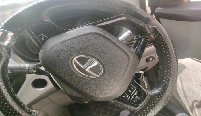 2018 Tata NEXON XM PETROL, CNG, Manual, 1,33,640 km, interior