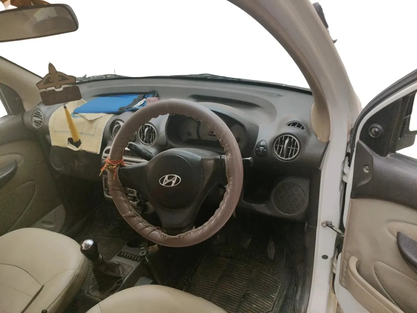 2012 Hyundai Santro Xing GL PLUS, Petrol, Manual, 1,06,959 km, interior