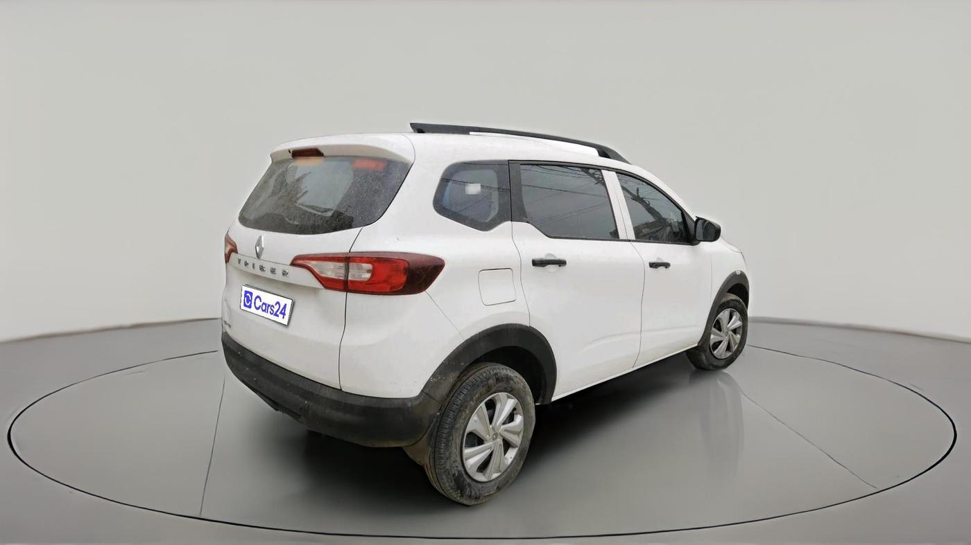 2024 Renault TRIBER RXE MT, Petrol, Manual, 15,079 km, exterior