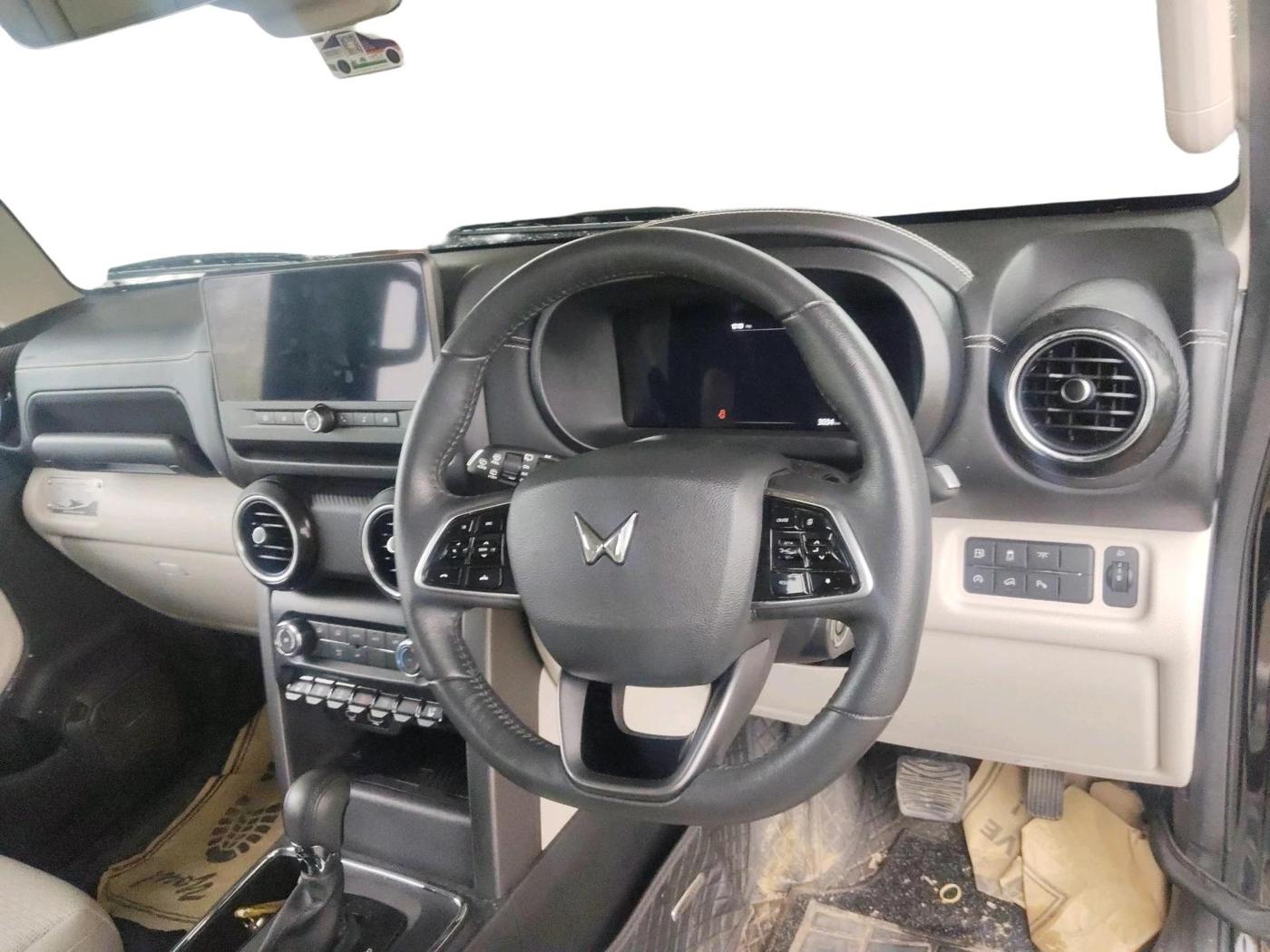 2025 Mahindra Thar Roxx AX7 L Diesel AT 2WD, Diesel, Automatic, 3,034 km, interior