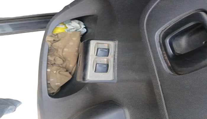 2016 Renault Kwid RXL, CNG, Manual, 83,080 km, interior